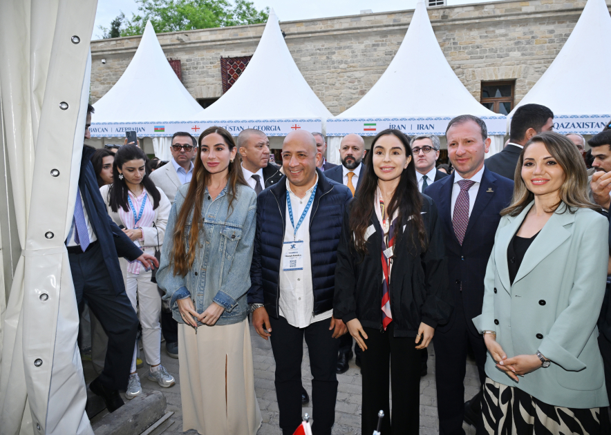 Heydar Aliyev Foundation VP Leyla Aliyeva and Head of Baku Media Center Arzu Aliyeva visit International Carpet Festival (PHOTO)