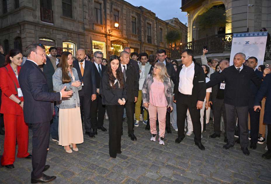 Heydar Aliyev Foundation VP Leyla Aliyeva and Head of Baku Media Center Arzu Aliyeva visit International Carpet Festival (PHOTO)
