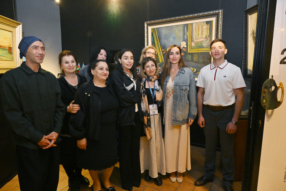 Heydar Aliyev Foundation VP Leyla Aliyeva and Head of Baku Media Center Arzu Aliyeva visit International Carpet Festival (PHOTO)
