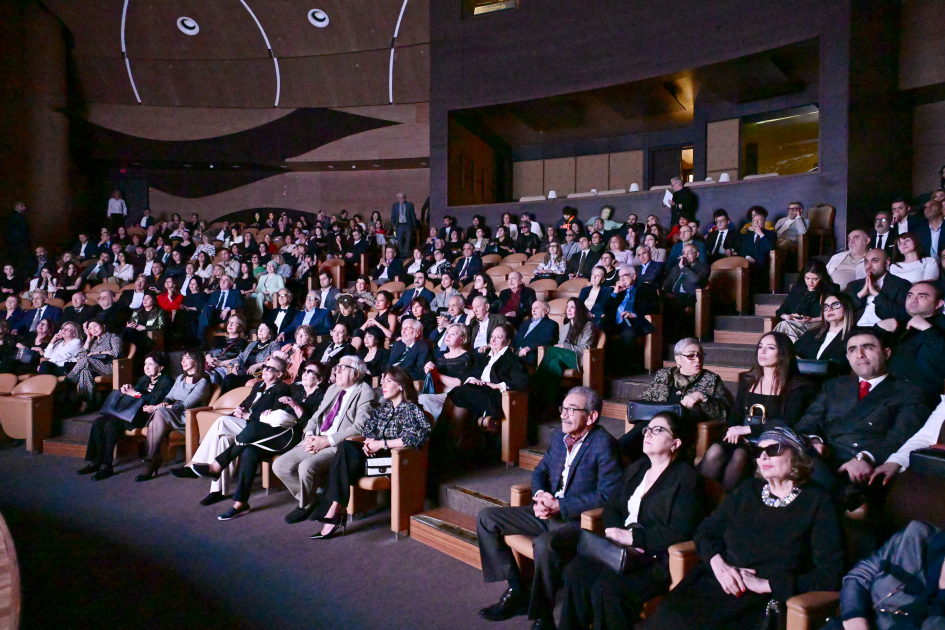 Heydar Aliyev Foundation VP Leyla Aliyeva attends creative night dedicated to Magsud Ibrahimbeyov’s 90th anniversary (PHOTO)