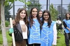 Heydar Aliyev Foundation VP Leyla Aliyeva and Head of Baku Media Center Arzu Aliyeva visit inclusive center to support creativity of vulnerable groups (PHOTO)