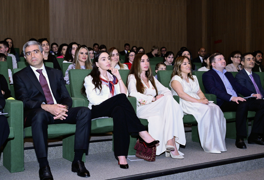 Heydar Aliyev Foundation VP Leyla Aliyeva and Head of Baku Media Center Arzu Aliyeva visit inclusive center to support creativity of vulnerable groups (PHOTO)