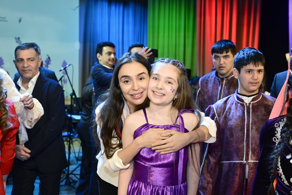 Heydar Aliyev Foundation VP Leyla Aliyeva and Head of Baku Media Center Arzu Aliyeva visit inclusive center to support creativity of vulnerable groups (PHOTO)