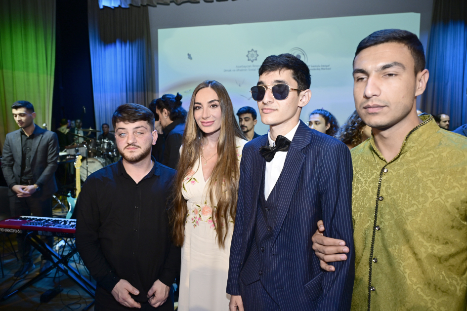 Heydar Aliyev Foundation VP Leyla Aliyeva and Head of Baku Media Center Arzu Aliyeva visit inclusive center to support creativity of vulnerable groups (PHOTO)
