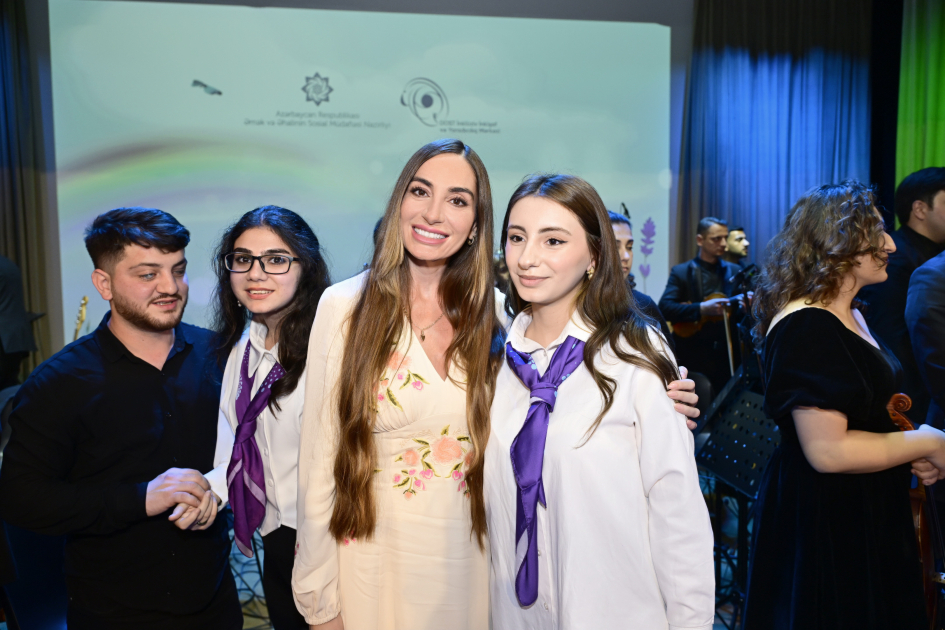 Heydar Aliyev Foundation VP Leyla Aliyeva and Head of Baku Media Center Arzu Aliyeva visit inclusive center to support creativity of vulnerable groups (PHOTO)