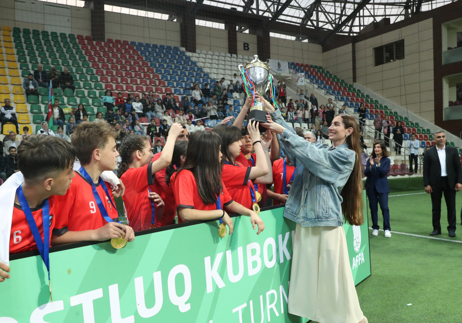 At the initiative of Heydar Aliyev Foundation VP Leyla Aliyeva and Head of Baku Media Center Arzu Aliyeva, a mini-football tournament was organized between teams of children from orphanages (PHOTO)