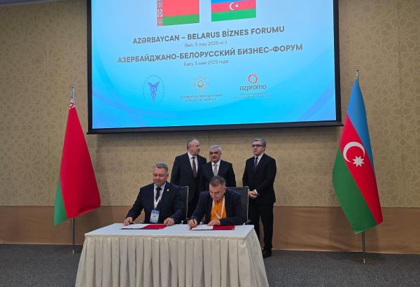 Azerbaijani, Belarusian businessmen tie knot on slew of cooperation deals (PHOTO)