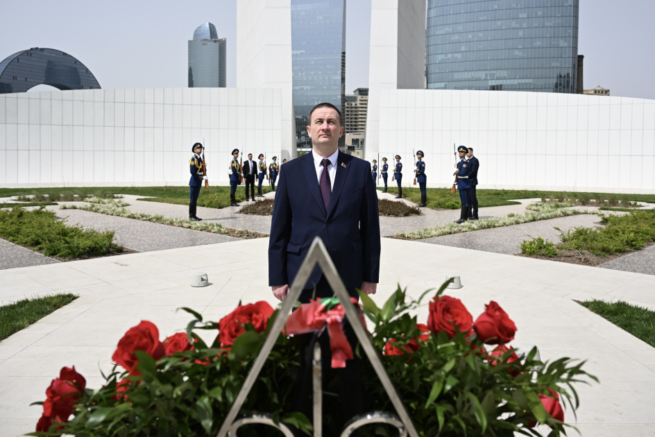 Belarusian prime minister visits Victory Park in Azerbaijan's Baku (PHOTO)