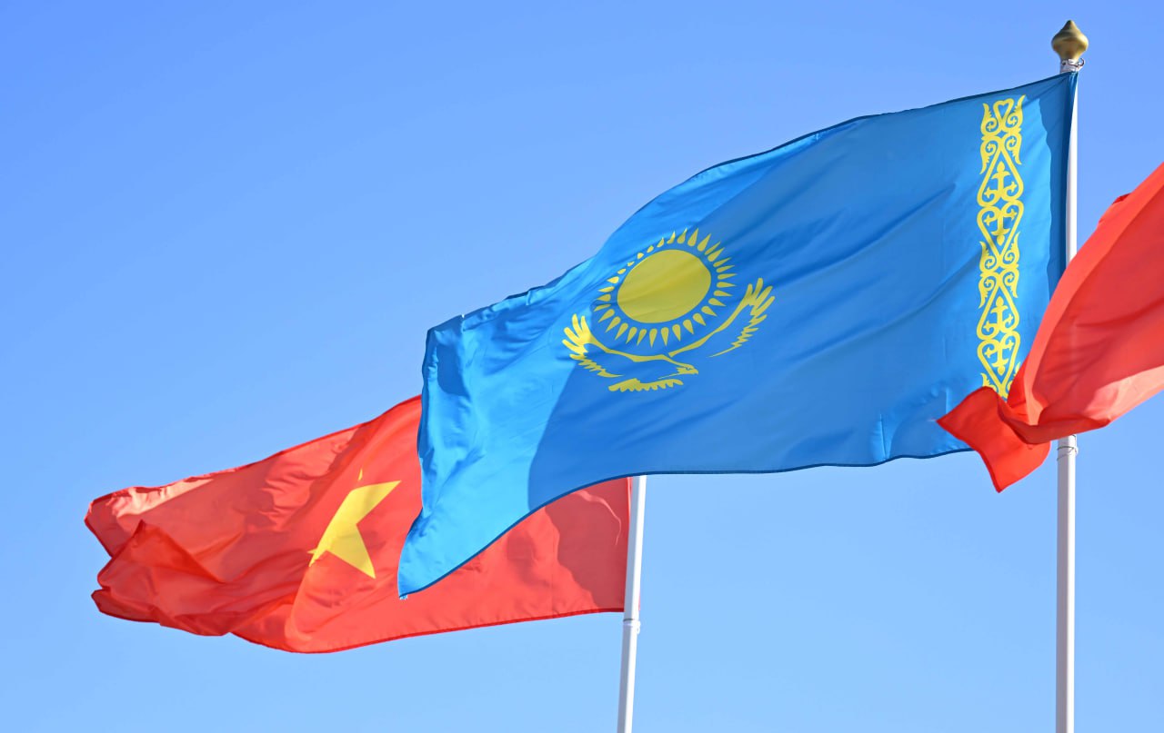 Kazakhstan pitches strategic trade path for Vietnam through Middle Corridor