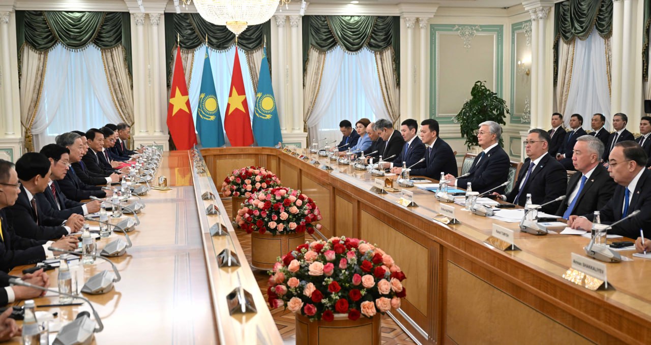 Kazakhstan backs Vietnam’s vision for global economic growth by 2040
