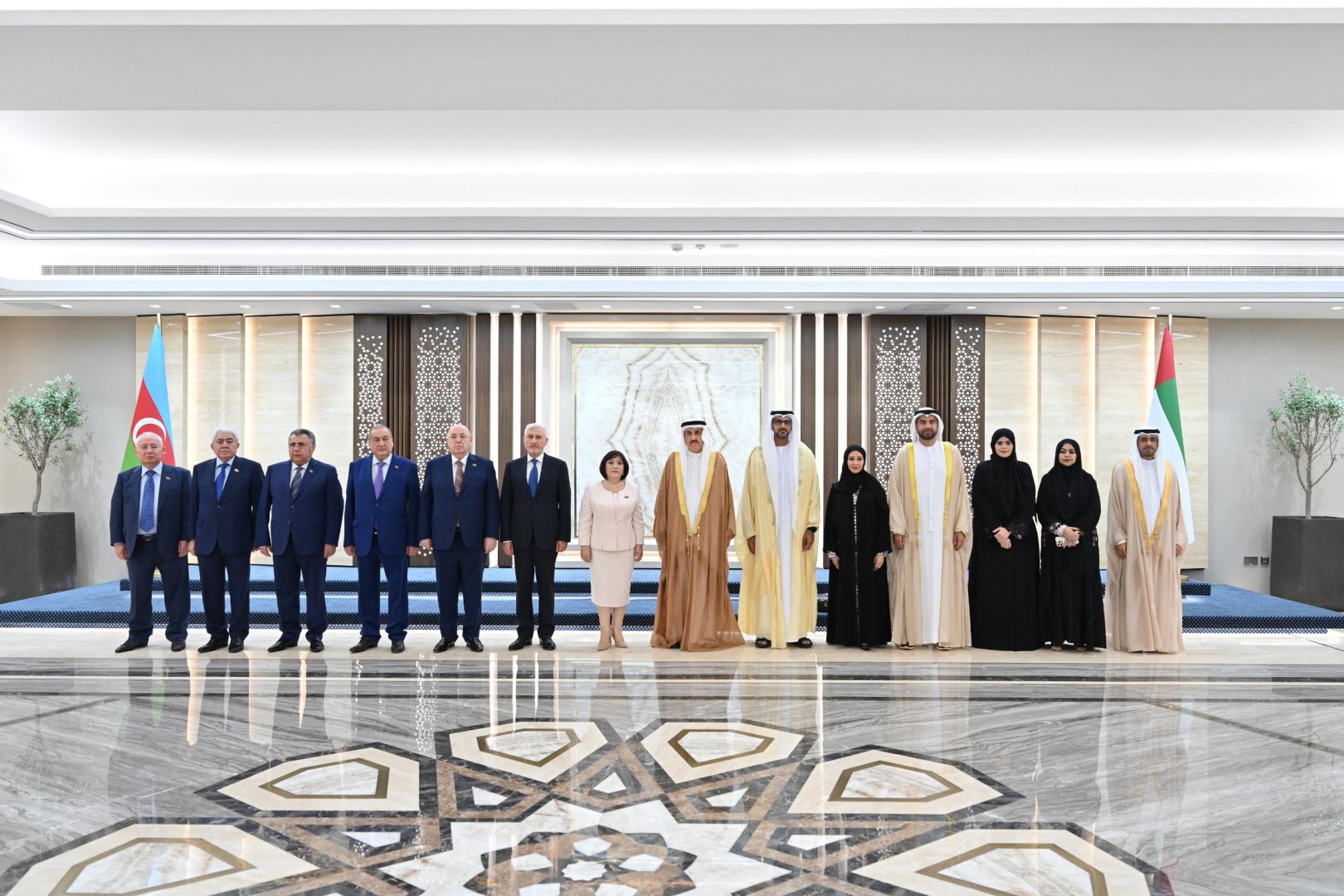Azerbaijan, UAE focus on upgrading relations to strategic partnership level (PHOTO)