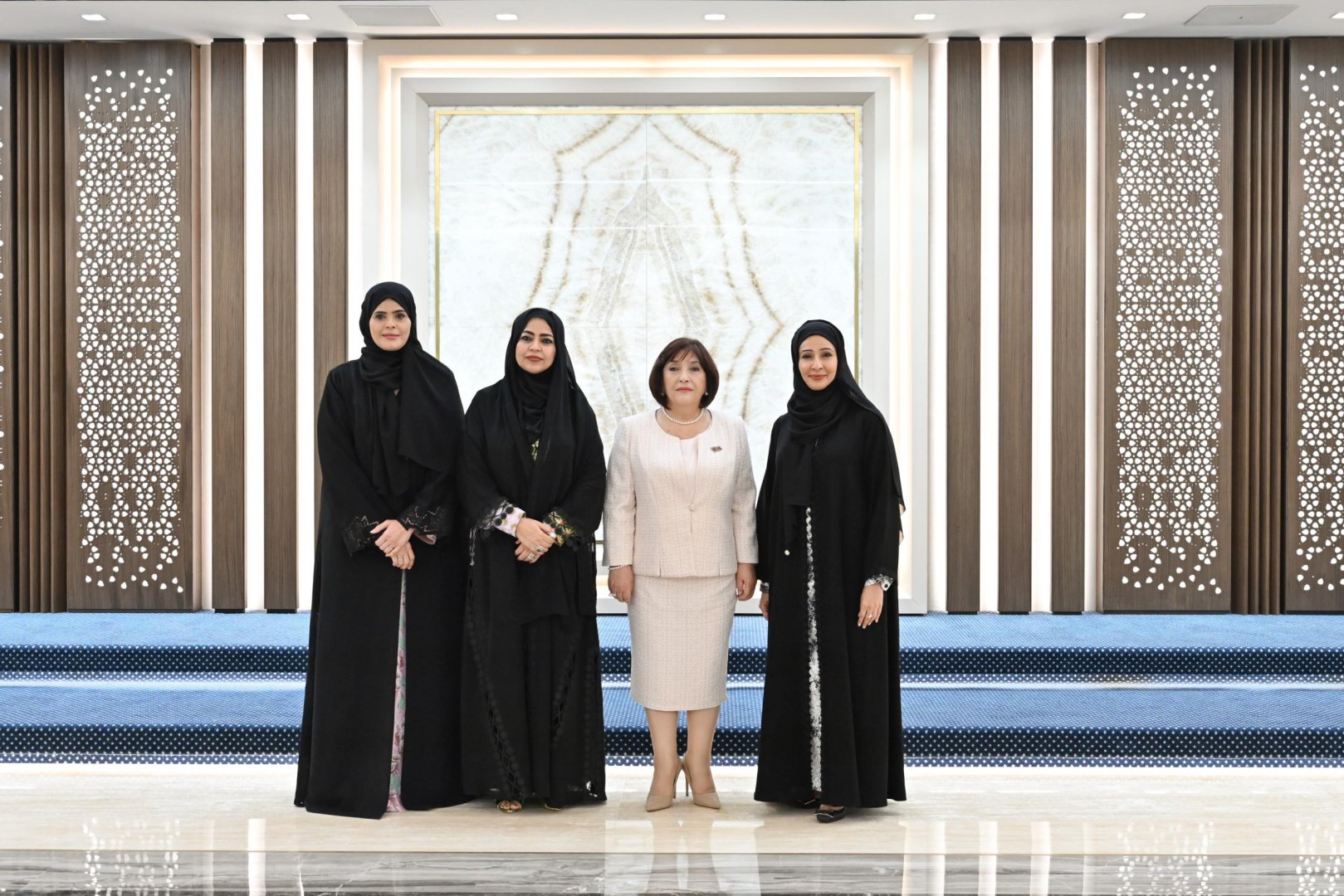 Azerbaijan, UAE focus on upgrading relations to strategic partnership level (PHOTO)