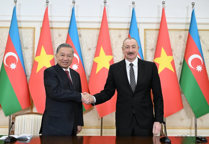 President Ilham Aliyev, General Secretary To Lam adopt joint statement on strategic partnership
