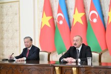 President Ilham Aliyev, General Secretary To Lam make press statements (PHOTO)