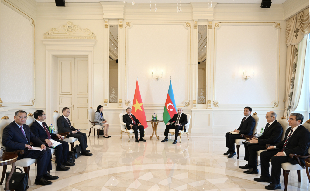 President Ilham Aliyev, General Secretary To Lam hold limited format meeting (PHOTO/VIDEO)