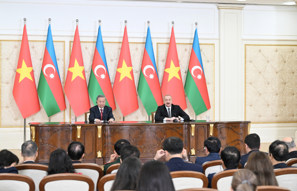 President Ilham Aliyev, General Secretary To Lam make press statements (PHOTO)