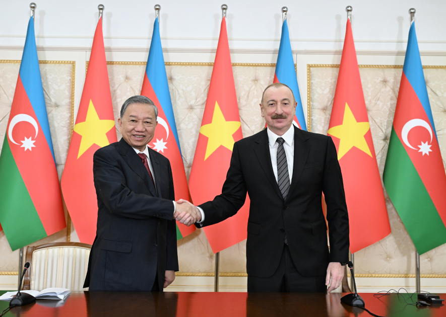 President Ilham Aliyev, General Secretary To Lam make press statements (PHOTO)