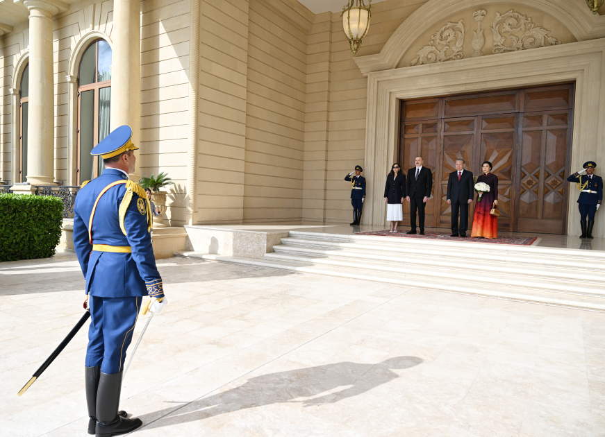 Baku hosts official welcome ceremony for General Secretary To Lam (PHOTO)