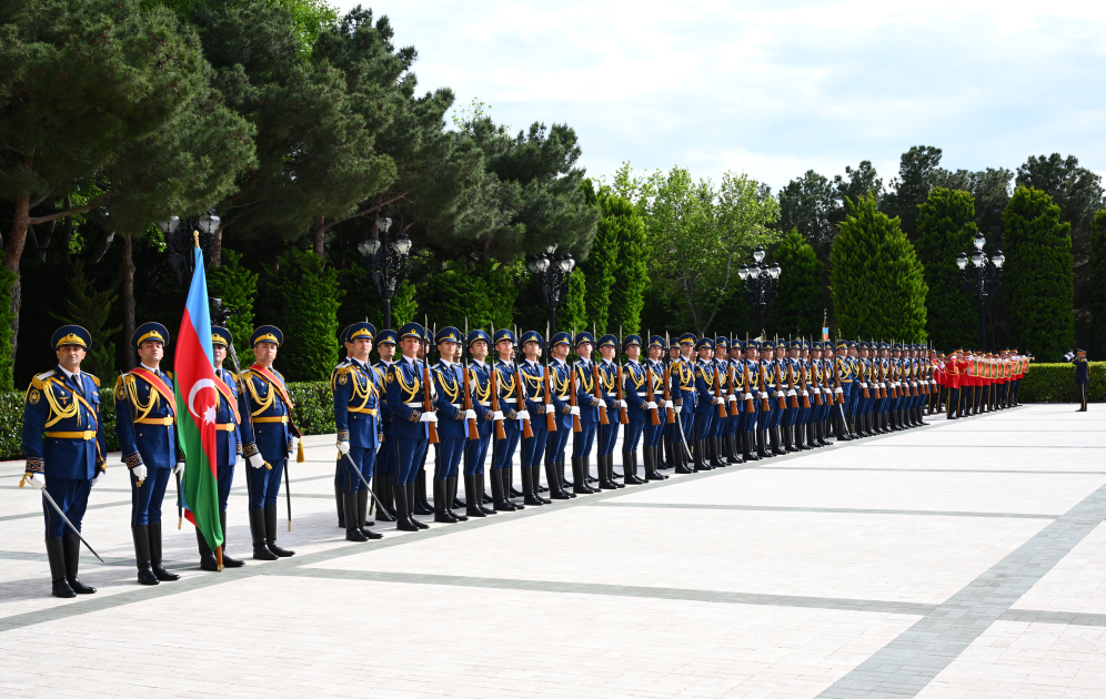 Baku hosts official welcome ceremony for General Secretary To Lam (PHOTO)