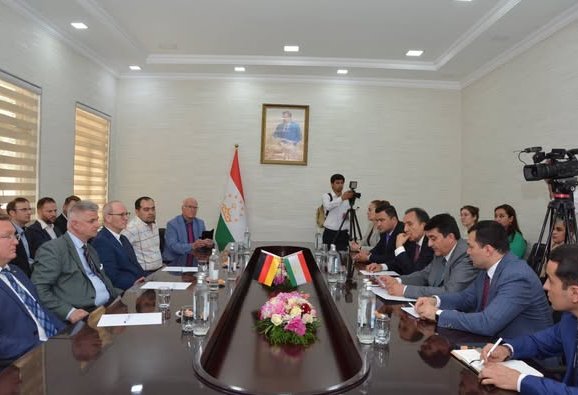 Tajikistan’s Somon Air inks MoU with Germany’s Triwo Hahn Airport