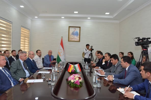 Tajikistan’s Somon Air inks MoU with Germany’s Triwo Hahn Airport