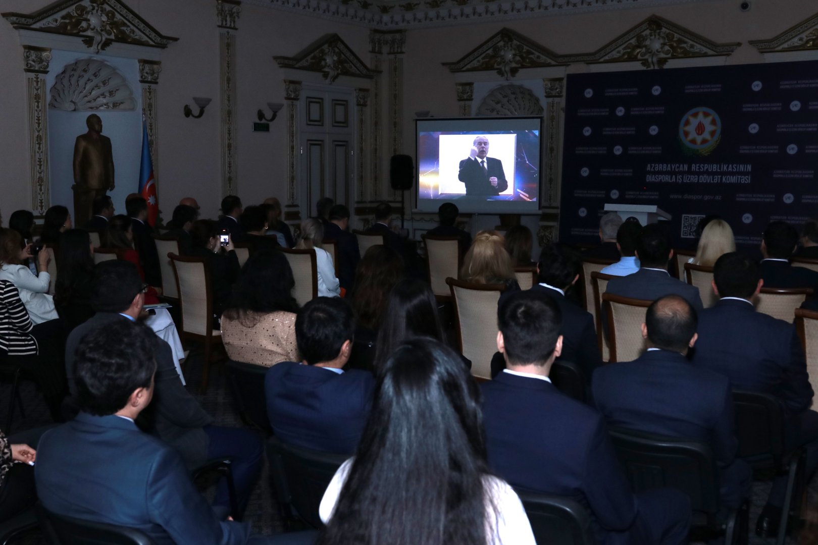Azerbaijani diaspora committee celebrates 102nd anniversary of National Leader Heydar Aliyev's birth (PHOTO)