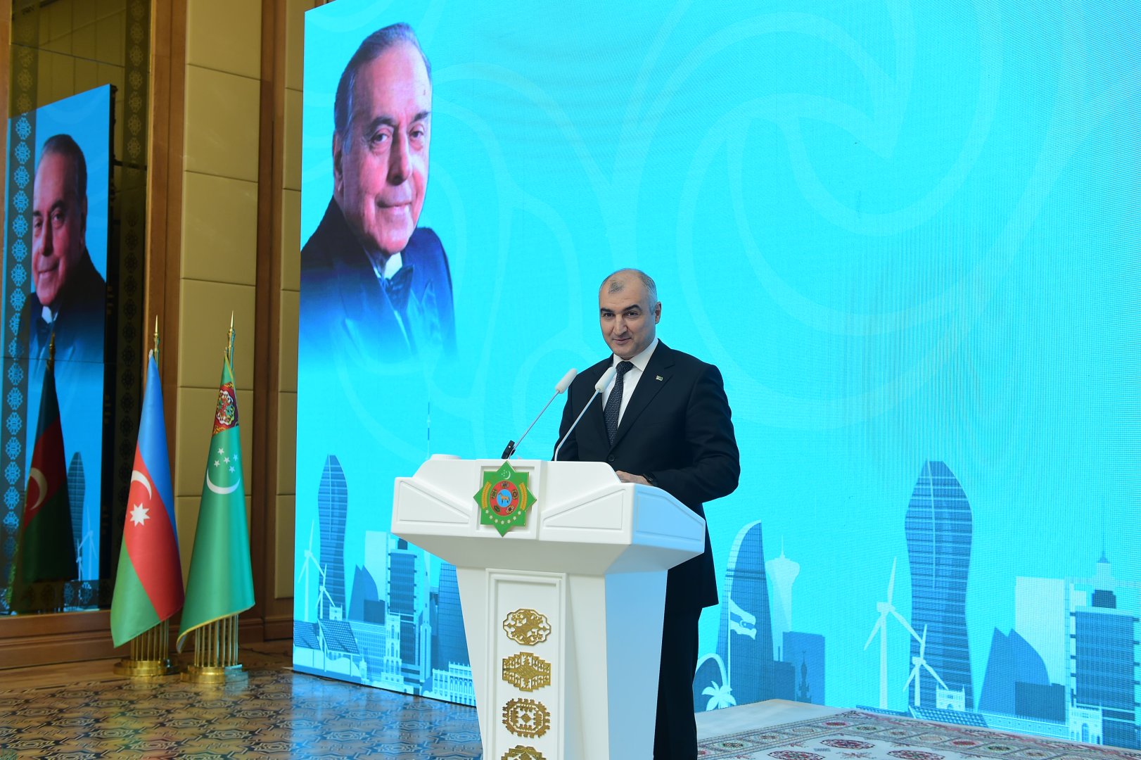 Turkmenistan hosts energy conference honouring Heydar Aliyev (PHOTO)