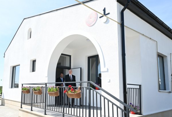 President Ilham Aliyev inspects newly built individual houses in Kangarli village (PHOTO/VIDEO)