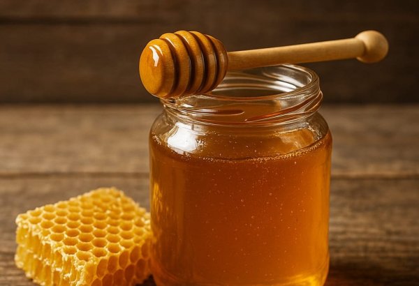 Azerbaijan restores natural honey imports from Ukraine in early 2025