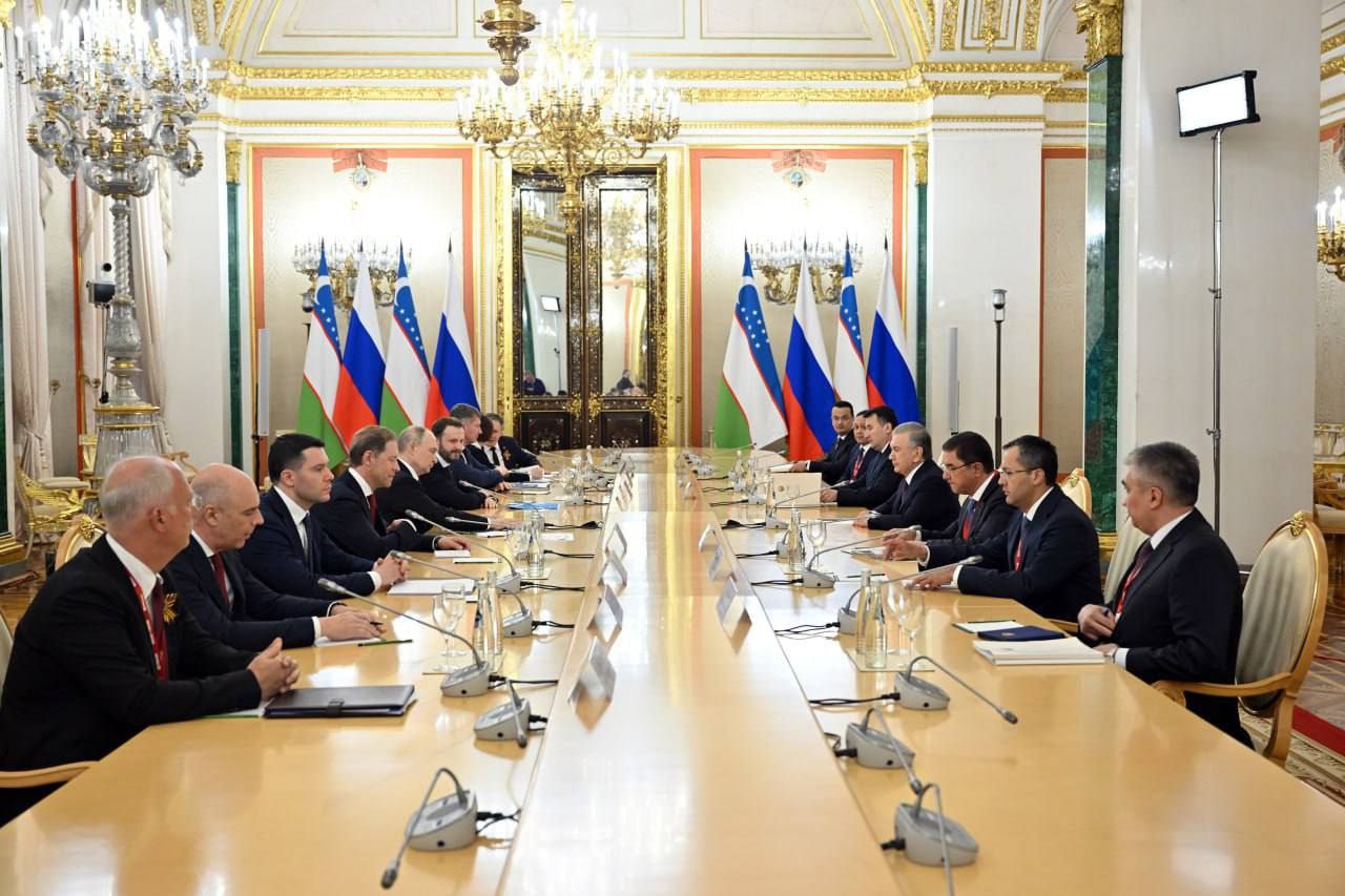 Presidents of Uzbekistan and Russia discuss current agenda of bilateral relations