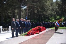 Azerbaijani people honor memory of National Leader Heydar Aliyev (PHOTO)