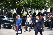 Azerbaijani people honor memory of National Leader Heydar Aliyev (PHOTO)