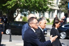 Azerbaijani people honor memory of National Leader Heydar Aliyev (PHOTO)
