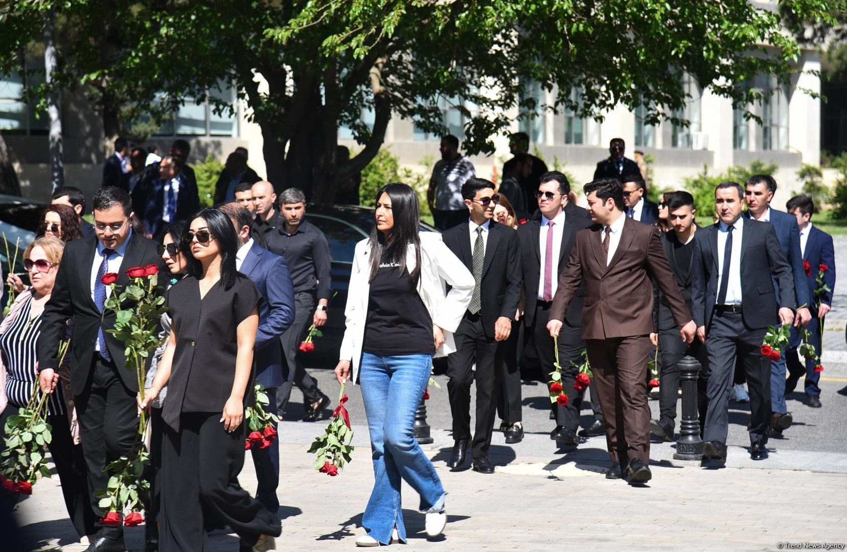 Azerbaijani people honor memory of National Leader Heydar Aliyev (PHOTO)