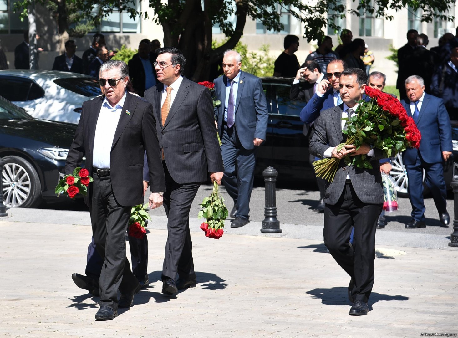 Azerbaijani people honor memory of National Leader Heydar Aliyev (PHOTO)