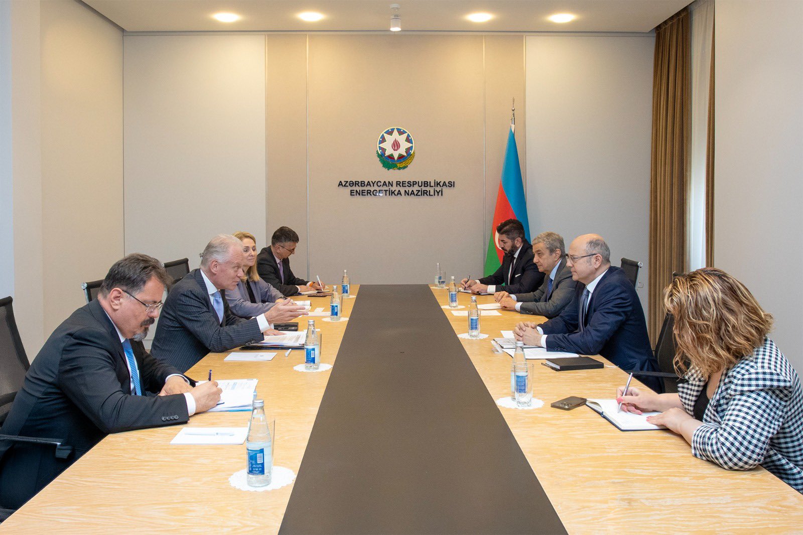 Azerbaijan brainstorms natural gas, green energy, hydrogen exports to Europe (PHOTO)