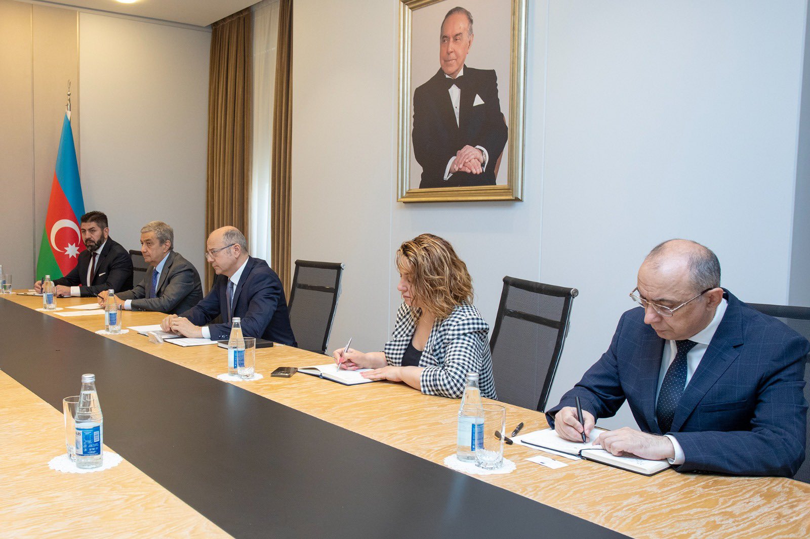 Azerbaijan brainstorms natural gas, green energy, hydrogen exports to Europe (PHOTO)