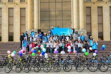 Children and adolescents receive bicycles at Heydar Aliyev Foundation VP Leyla Aliyeva's initiative (PHOTO)