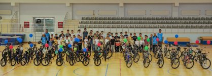 Children and adolescents receive bicycles at Heydar Aliyev Foundation VP Leyla Aliyeva's initiative (PHOTO)