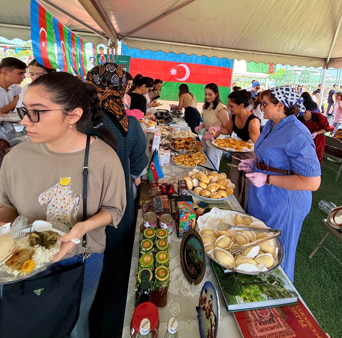 Azerbaijani culture shines at int'l festival in Turkmenistan's Ashgabat (PHOTO)
