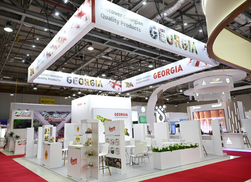 President Ilham Aliyev views InterFood Azerbaijan and Caspian Agro exhibitions (PHOTO/VIDEO)