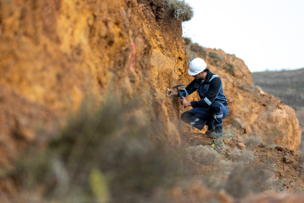Azerbaijan to prospect ferrous and non-ferrous metals geologically in its liberated lands