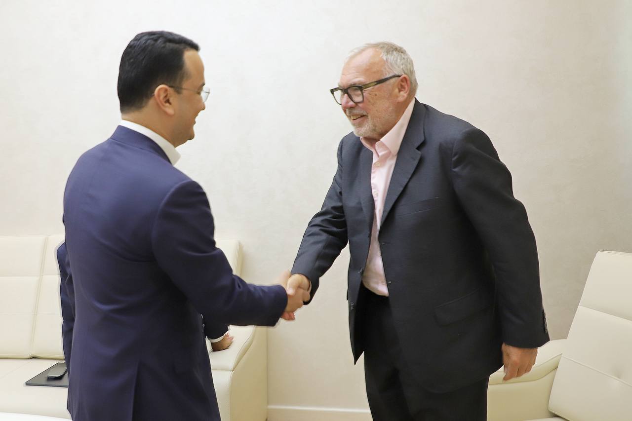 Uzbekistan discusses investment strategy and economic reforms with international advisors