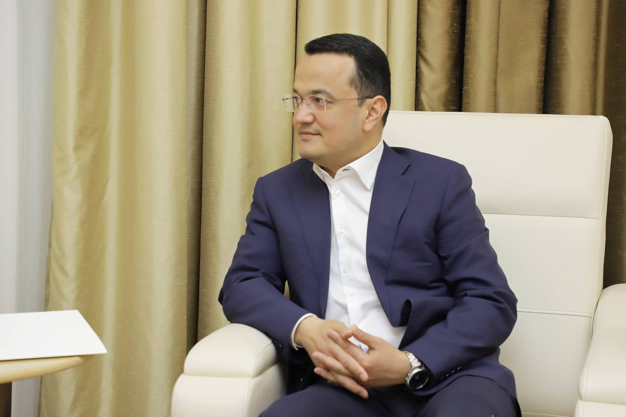 Uzbekistan discusses investment strategy and economic reforms with international advisors