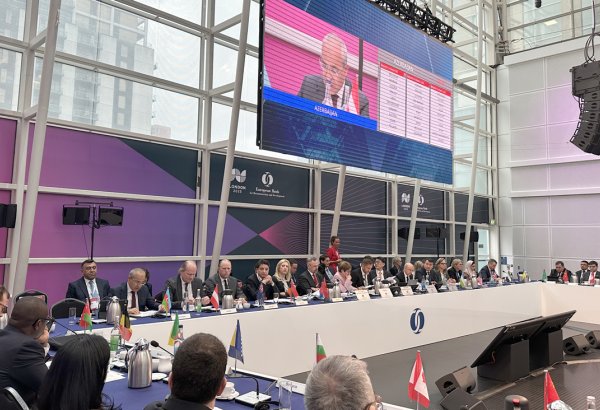 Azerbaijani minister joins EBRD Annual Meeting events (PHOTO)