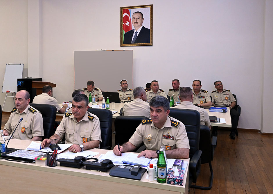 Azerbaijan Army conducts wide-scale command-staff drills (PHOTO)