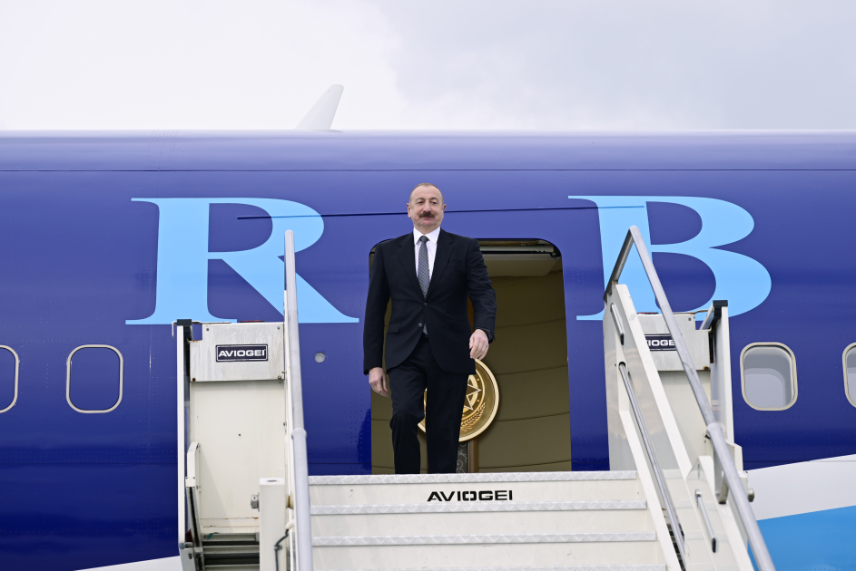 President Ilham Aliyev arrives in Albania for working visit (PHOTO)
