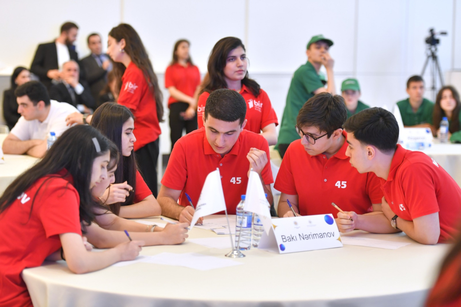 Heydar Aliyev Center hosts final stage of "Battle of Minds" Olympiad (PHOTO/VIDEO)