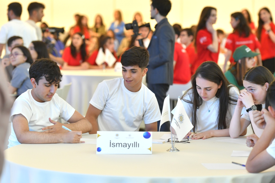Heydar Aliyev Center hosts final stage of "Battle of Minds" Olympiad (PHOTO/VIDEO)