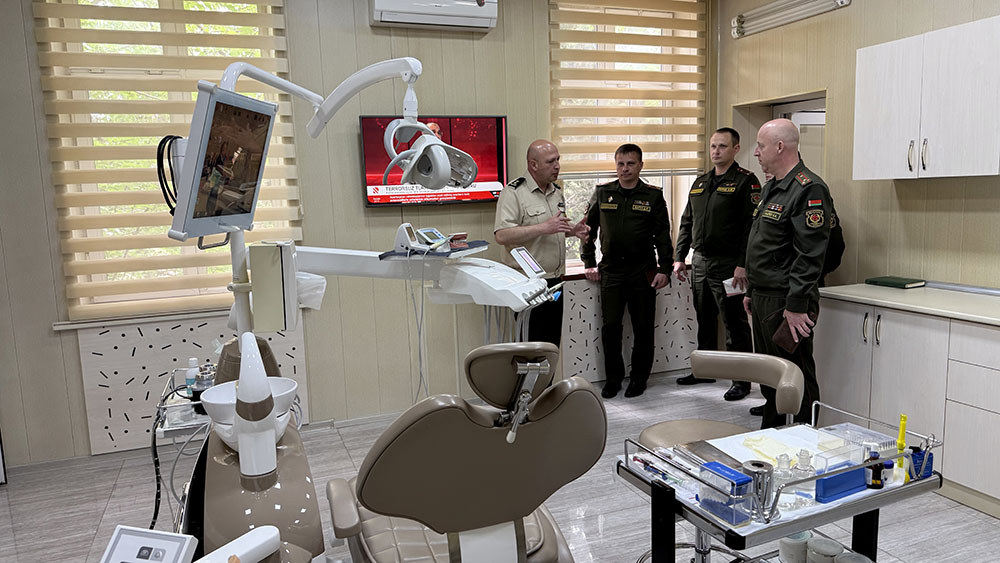 Azerbaijani and Belarusian military medical specialists hold meeting (PHOTO)